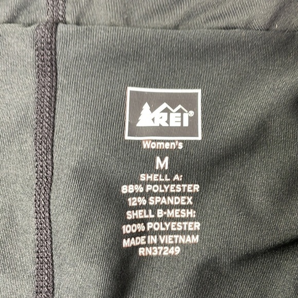 REI Women’s Black 2 in 1 Skirt Capri Leggings, size Medium - Picture 3 of 9